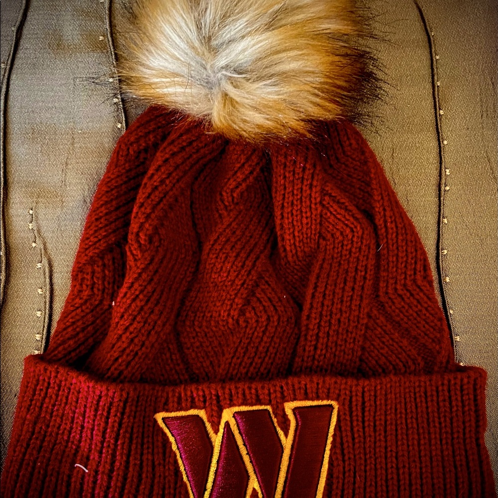 Washington Commanders Knit hat - Picture 2 of 2